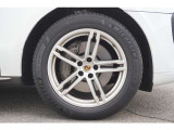 19インチMacan Sportホイール装備です。