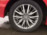 アルミホイールです。足元が引き立つので、車全体のイメージがアップしますよ