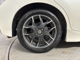 スタイリッシュな純正ホイール☆タイヤサイズ:195/55R16☆