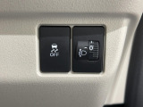 VSA装備=ブレーキ時の車輪ロックを防ぐABS、加速時などの車輪空転を防ぐ トラクションコントロールシステムに旋回時の横すべり抑制の3つの機能を トータルにコントロールします。