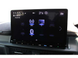 フルセグTVやDVDの視聴、Bluetoothオーディオも接続出来ます。