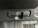 運転席左下にETCがついています。