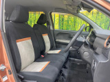 運転席シート廻りは使用感も少なく、良好な状態となっています。前オーナー様が丁寧に使っていたことがよくわかりますね。