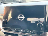 【メーカー純正ナビ】インテリアに溶け込むスタイリッシュな「専用設計」メーカーナビを装備♪視認性や操作性など基本性能にも優れ、より上質なカーライフをお楽しみいただけます。