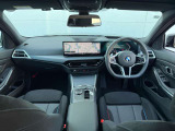 BMW Premium Selection 江戸川は、約20台の展示スペースがあり、常時新車拠店より厳選された認定中古車が続々と入庫しております。