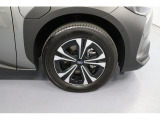 235/60R18インチタイヤが装着されています。溝も十分あります