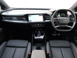 Audiのインテリアはエクステリア同様、優れたデザイン性とクオリティ、そして機能性を兼ね備えております。
