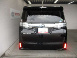 バックカメラが付いているので後方確認が非常にしやすいです。今や運転初心者も熟練者も必須装備!