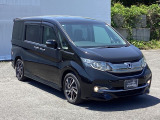 狭い駐車場でも、スライドドアならチャイルドシートへのお子さまの乗降や荷物の積載もスムーズ。
