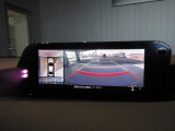 360&deg;ビューモニターを搭載しています。コーナーセンサーと合せてお使いいただくことで、安全、安心にお車の取り回しを行っていただけます。