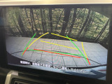 【バックカメラ】駐車時に後方がリアルタイム映像で確認できます。大型商業施設や立体駐車場での駐車時や、夜間のバック時に大活躍!運転スキルに関わらず、今や必須となった装備のひとつです!