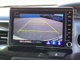 バックモニター付きで、車庫入れやバック時の後方確認をサポート。