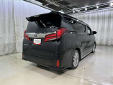 後ろから見ると車の印象も変わりますね♪