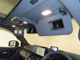 運転席・助手席バニティミラー&照明付サンバイザー