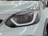 LEDヘッドライトは、点灯の瞬間から最大光量を発揮し、突然暗くなるトンネルなどでの安定感を高めます。
