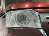 LEDヘッドライトは、点灯の瞬間から最大光量を発揮し、突然暗くなるトンネルなどでの安定感を高めます。
