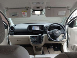 見通しのよいすっきりとした視界で、誰でも運転しやすいです。運転のしやすさは疲れにくさにも繋がりますよ♪