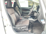 体を包み込む形のシートなので、長時間運転しても疲れません。