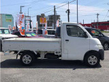 ☆キッズコーナー完備☆お子様連れの方でも、ゆったりとお車をご覧いただけます♪ご家族みんなで、遊びに来てくださいね☆