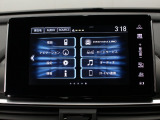 【純正ナビゲーション】使いやすいナビ操作にオーディオ機能も充実!Bluetooth接続で運転中のハンズフリー電話や好みの音楽を車内に流す事が出来ます。ラインナップや車種に応じて豊富な機能が使用可能♪