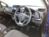 高いホールド性で運転姿勢が安定します。長距離ドライブでも疲れにくいのが魅力です。快適なドライビングライフをお送りください♪