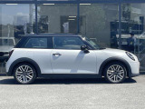 国道246号線沿い、南町田グランベリーパーク駅すぐ。MINI NEXT 東名横浜/〒194-0004 東京都町田市鶴間5-18-1/TEL:042-788-8027