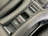 パーキングブレーキはスマートな電子制御式と合わせて渋滞時等にブレーキペダルから足を離しても停車状態を保持してくれるオートブレーキホールド機能で運転が楽になります。スタートはアクセルペダルを踏むだけ
