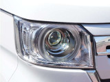 【ヘッドライト】省電力で長寿命の明るく運転しやすいLEDヘッドランプです。明るく照らすので暗い夜道からお客様を守ってくれます。