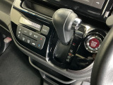 発進時から滑らかに加速する無段階変速のCVTはストップ&ゴーの多い街の中も快適です