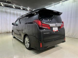 沢山乗れるのがこの車の魅力!2台で移動しないと・・・なんて時もこの車なら1台で!大活躍です♪