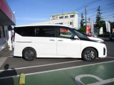 万が一のトラブルにも、全国の3000ケ所の日産サービス工場で修理可能!!年間走行距離無制限、バッテリーも保証対象です!