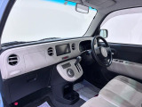 ダイハツのお店では、ダイハツ車を知り尽くしたプロフェッショナルが、専用の診断機器を使って各システムを点検しております。