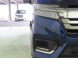 LEDヘッドライトは、点灯の瞬間から光量を発揮し、突然暗くなるトンネルなどでの安定感を高めます。