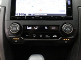 【シートヒーター】寒い季節の味方!エアコンより素早く暖まるので、出発してすぐの車内の寒さを和らげますよ♪