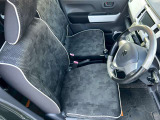 座り心地が良いシートなので長時間の運転でも快適にお過ごしいただけます。