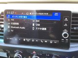 HondaCONNECT対応の便利なナビディスプレー。お持ちのスマートフォンと連携して、ナビやBluetoothでの音楽再生が可能です。デザインはもちろん、操作性も良好です。