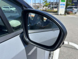 ウィンカ-付きドアミラ-で安全運転に役立ちます。