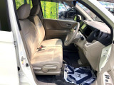 運転席シート廻りは使用感も少なく、良好な状態となっています。丁寧に使われていたことがよくわかりますね。