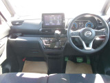 操作しやすい運転席廻り!操作パネルも使いやすい!!ドライブが楽しくなります!
