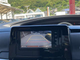 バックガイドモニターで、後方を確認しながら安心して駐車することができます。運転初心者も熟練者も必須の機能ですよ!
