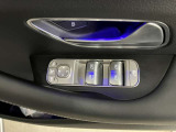 メモリー付き電動シートも装備されておりますのでシート位置を3パターン記憶できます。