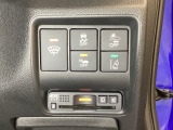 Hondaセンシング用の、VSA解除と路外逸脱抑制機能のオンオフスイッチなどはハンドルの右側に装備しています。その下にETCがついています。高速道路の料金所の通過も楽々です。
