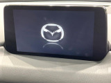 【マツダコネクトナビ】車内の雰囲気にマッチした一体型タイプのナビ。各種車輌設定やBluetooth再生等、様々な機能が楽しめます。直感的なダイヤル操作が可能で、使い勝手も良好です。