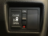【パワースライドドア】助手席側がパワースライドドアになっており、運転席のスイッチやスマートキーでも開閉が可能です!開口部も広いので乗り降りも楽々♪