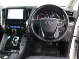 運転席廻りです。