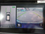 アラウンドビューモニターを装備!<駐車の際にナビ画面に車を真上から捉えた映像が映ります。駐車の時、とても便利な装備です。>