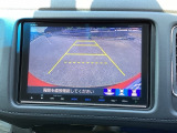 バックモニター付きで、車庫入れやバック時の後方確認をサポート。