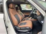 体を包み込む形のシートなので、長時間運転しても疲れません。