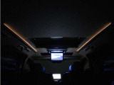 夜間に室内を照らしてくれるルームライトです