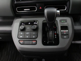 【電子制御パーキング+ブレーキホールド】便利なスイッチ式のサイドブレーキ!停車中にブレーキペダルを踏み続けなくても自動的にブレーキを保持する機能も搭載♪